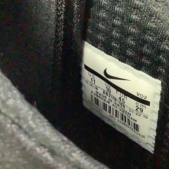 The Nike Air Max 720 Saturn White Black Red Sz 11 - Picture 10 of 15